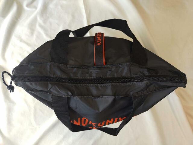 「チャック」が付いているので移動もラクラク