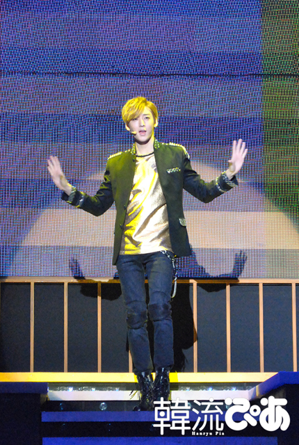 ステージに登場したジェイ役のケビン(U-KISS)