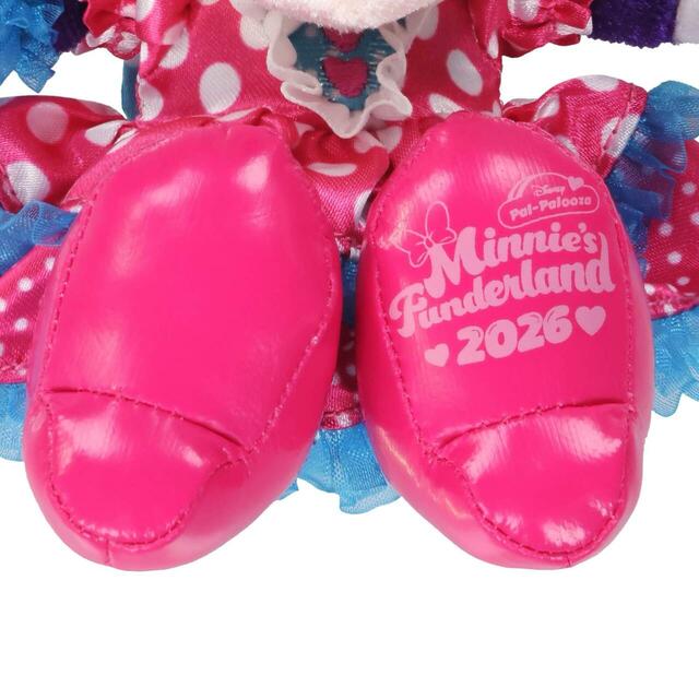 ぬいぐるみバッジ 2,800円｜東京ディズニーランド「ディズニー・パルパルーザ“ミニーのファンダーランド”」スペシャルグッズ｜販売店舗：東京ディズニーランド「ディズニー＆カンパニー」｜発売日：2025年1月13日（火）