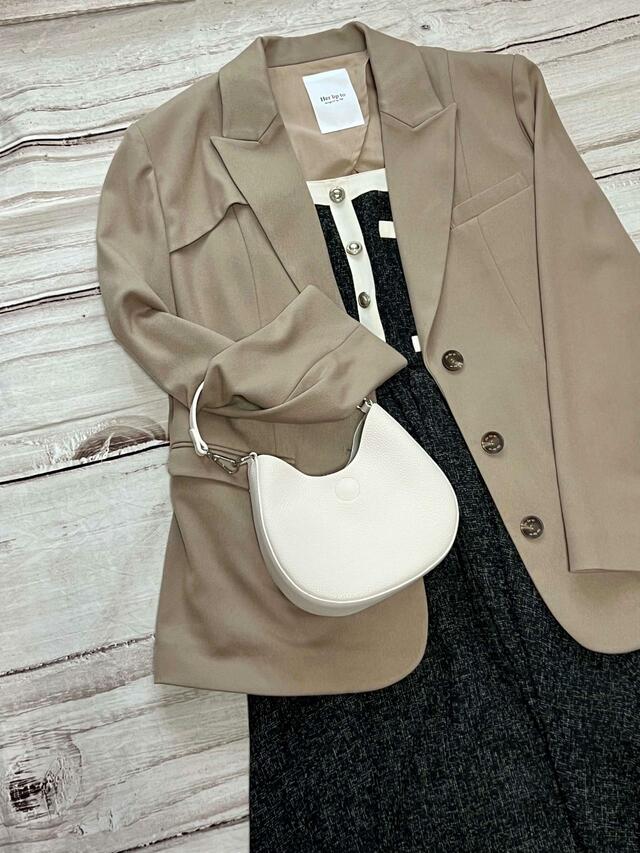 【GRL（グレイル）】フェミニンコーデにはハンドバッグとして持ってもかわいい！