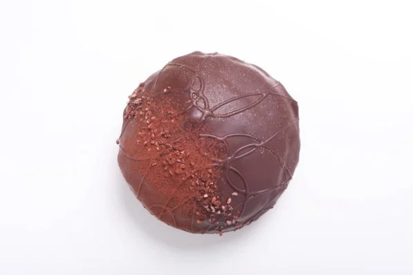 「マラサダチョコ」<価格:275円(税込)>【「JACK IN THE DONUTS」が恵比寿にオープン!ギャラクシードーナツやマラサダなど“わくわくする世界のドーナツ”が勢揃い♪】