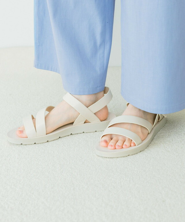 【スタディオクリップのサンダル売れ筋ランキング 4位】「軽らくななめナローサンダル」3,990円（税込）