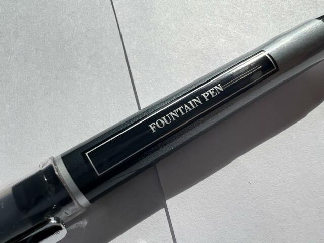 【ダイソー ペン先万年筆タイプ　ブラック】110円（税込）だから気軽に使える