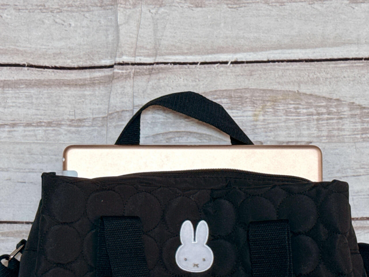 ミッフィーの大人かわいい新作ショルダーバッグが3層仕様でめちゃ便利