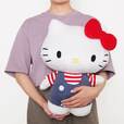 【HELLO KITTY 50th～ハッピーアニバーサリー★～】特賞「BIG! ハローキティ ぬいぐるみ」抱っこするのにちょうどいいサイズ感です♪