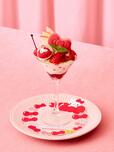 「Welcome RIBBON’s パフェ（スペシャルテラスエリアVer.）」＜期間：2026年9月4日〜11月29日＞【ハローキティの“リボンモチーフスイーツ”がいっぱい！かわいいが詰まった「ハローキティ リボンリボン スイーツビュッフェ」でスイートなひととき♪】