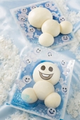 4食スノーギースまん（ミートソース、サーモンクリーム、ストロベリークリーム、紫イモクリーム）1個 ¥500【販売店舗】ボイラールーム・バイツ｜東京ディズニーランド「アナとエルサのフローズンファンタジー」（2017年）スペシャルメニュー