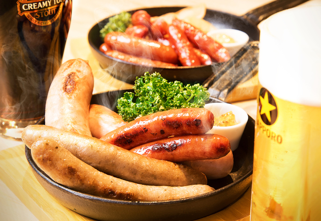 「ソーセージ各種」各350円〜　※通常価格700円〜