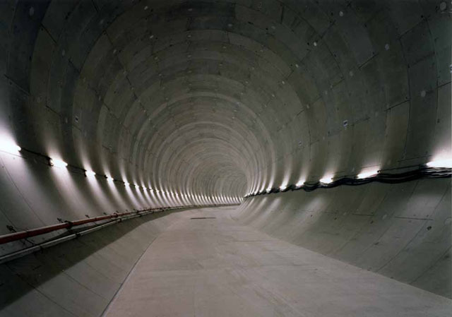 荘厳で美しい! 街を守る“地下神殿”