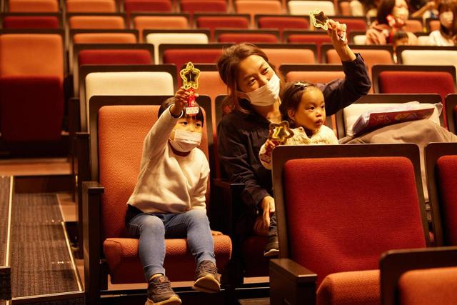 【しまじろうコンサート】キラキラ★ステッキを振って、しまじろうたちを応援！