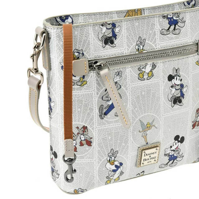 【Dooney ＆ Bourke】ディズニーキャラクター ショルダーバッグ The Disney100 Platinum Celebration Collection 40,700円