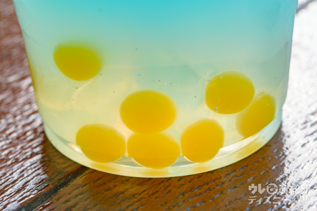 スパークリングワインカクテル（グレープフルーツ＆レモンゼリー）｜東京ディズニーシー「ザンビーニ・ブラザーズ・リストランテ」