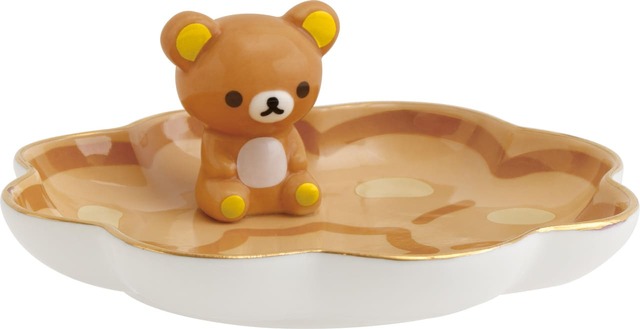 【リラックマ×ミスタードーナツ】「アクセサリートレイ」3,300円／陶器でできたアクセサリートレイです