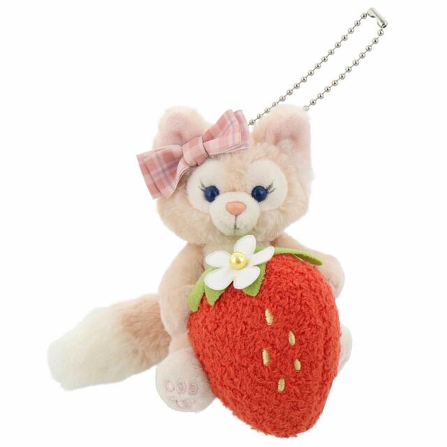 ぬいぐるみチャーム 2,200円｜東京ディズニーリゾート「ダッフィー＆フレンズのハートフェルト・ストロベリーギフト」スペシャルグッズ｜販売店舗：東京ディズニーシー「マクダックス・デパートメントストア」｜発売日：2024年1月15日（月）