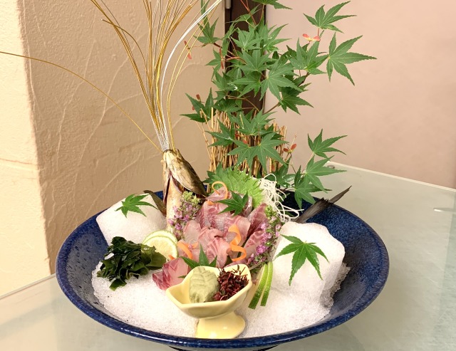 釣った魚は姿造りになって登場！