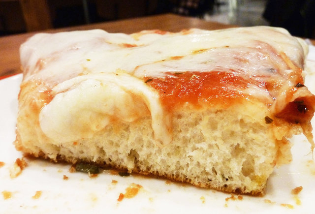 スポンティーニのピザ