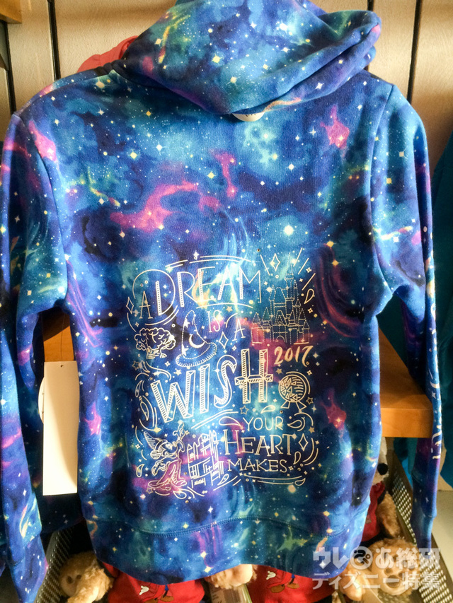 子ども用パーカー(39.99ドル/全サイズ共通)