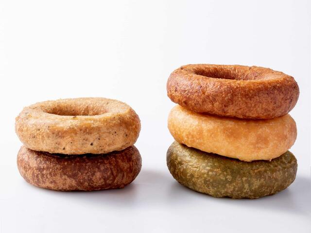 「米粉のおとうふドーナツ」＜価格：各1個 162円、10個 1,296円＞【上野駅にドーナツ大集結！“米粉のドーナツ”に“カラフルドーナツ”、“パンダの焼きドーナツ”も！「上野どうなつ園」開園！】