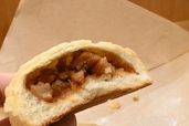 【ゴンチャ モーニングティーセット「叉焼メロンパン」】時甘じょっぱいチャーシューがたっぷり！