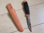 【モーラナイフ Morakniv Companion Heavy Duty Burnt Orange (ステンレス) 】アウトドア時に重宝するアイテム