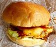 【Joyfull ヒカル考案冗談抜きで旨いグルメバーガー】とろーりチーズがたっぷり