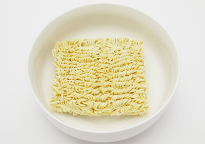 家ラーメン 鍋から直接食べる 具なしでそのまま 全国2千人 袋麺アンケート で想像以上にズボラな実態が明らかに うまいめし