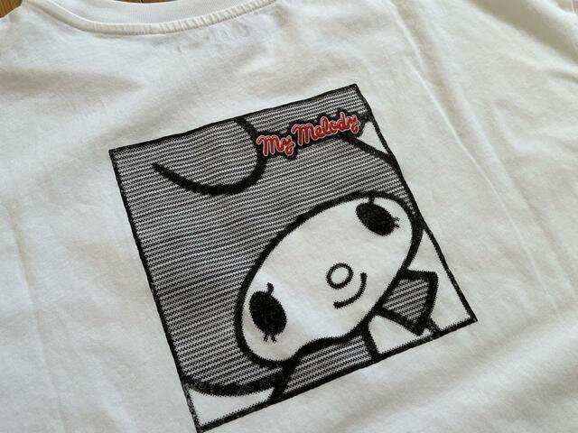 【ユニクロ クロミ&マイメロディ UT グラフィックTシャツ WHITE】「my melody」の文字がアクセントになっている