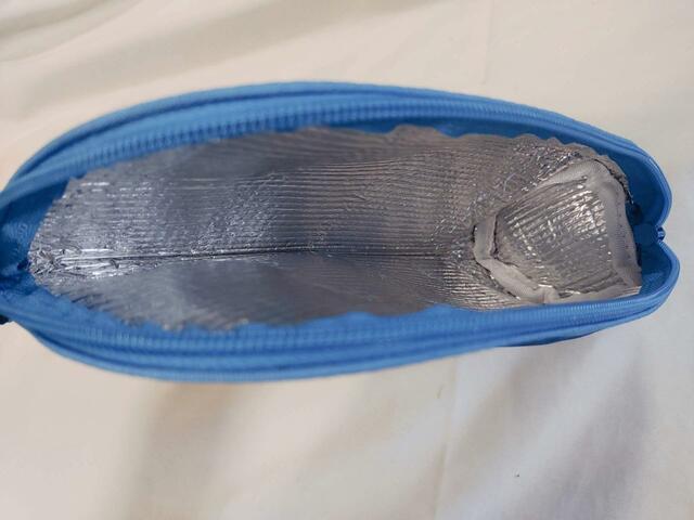 ペットボトルの中は、保冷機能付き