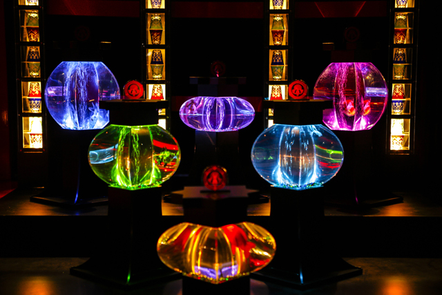 京都・元離宮二条城で開催の「アートアクアリウム城」