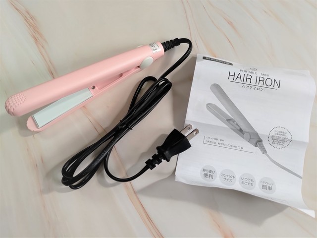 【キャンドゥ】コンパクトヘアアイロン／税込550円