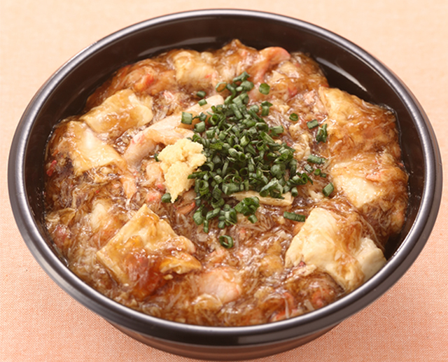 ＜料亭の味 さえき＞「カニとゆばのあんかけ丼」（1食）税込972円