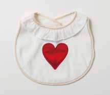 白うさぎに変身できるスタイ。ヘアバンドとセットで3456円