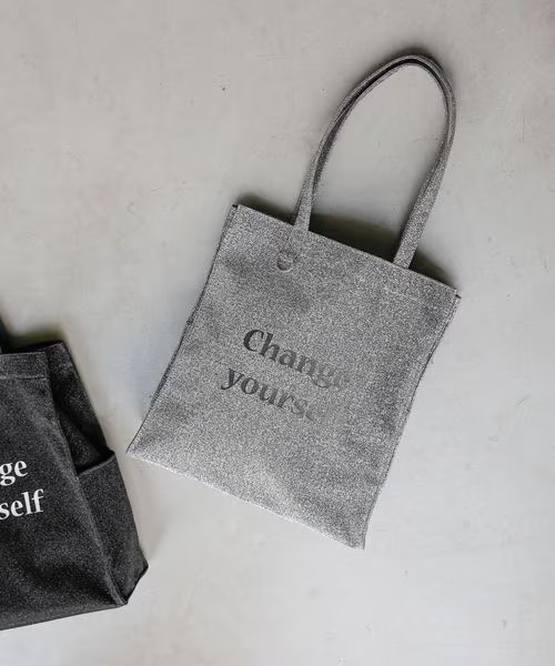 「推しごとマルチWAYラメトート」3,520円(税込)