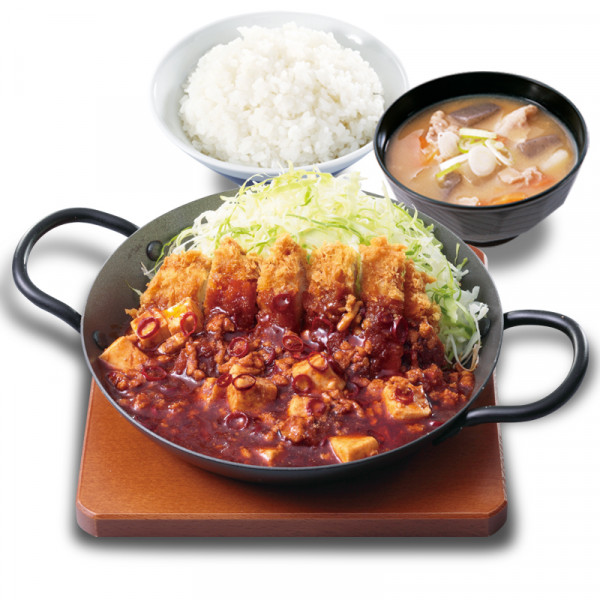 「麻婆チキンカツ定食」690円（税込 745円）