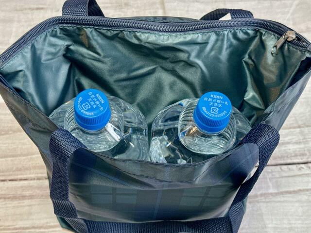 常温スペースには2Lのペットボトルが2本入りました