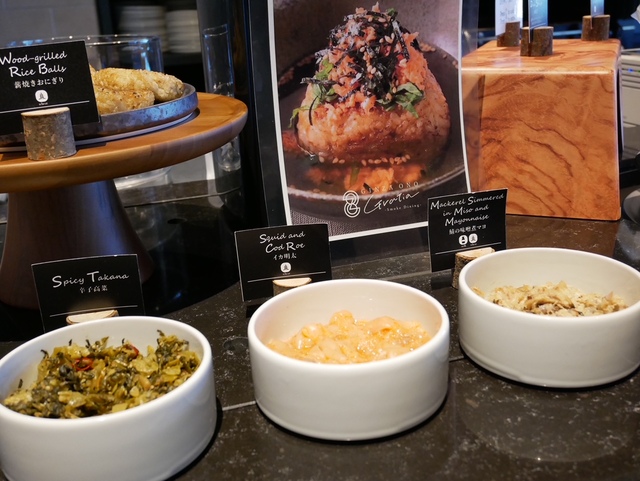 朝食ビッフェでおすすめ、焼きおにぎり茶漬け