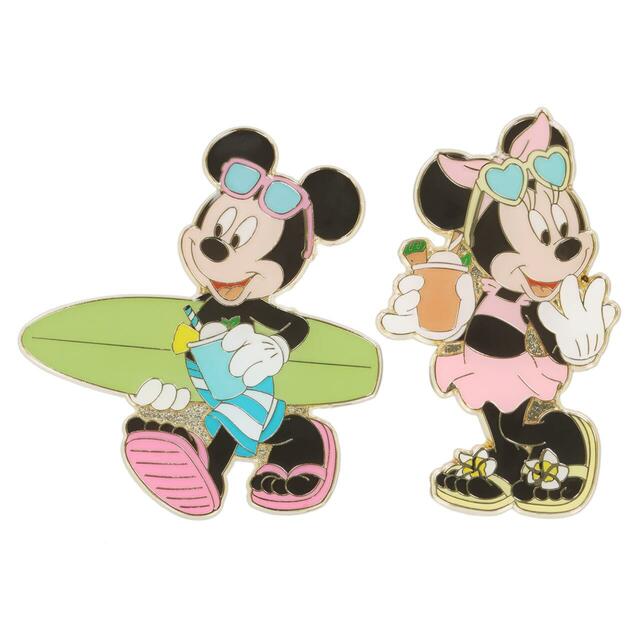ピンバッジセット 2,000円|夏の東京ディズニーリゾート「Hello Hello SUMMER!」グッズ|販売店舗:東京ディズニーランド「グランドエンポーリアム」、東京ディズニーシー「タワー・オブ・テラー・メモラビリア」|発売日:2026年6月11日(木)