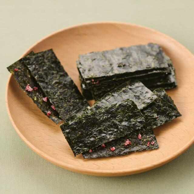 「素材の栄養おやつ 食物繊維 ひとくち海苔 梅味」＜価格：290円（税込）＞【おやつで手軽にたんぱく質や食物繊維が摂れる！無印良品 の「素材の栄養おやつ」シリーズに新商品5種が登場！】