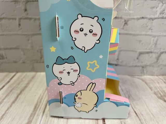 【最新付録 ちいかわガシャポン】左サイドにはパスタダンスを踊るちいかわたちのイラスト入り