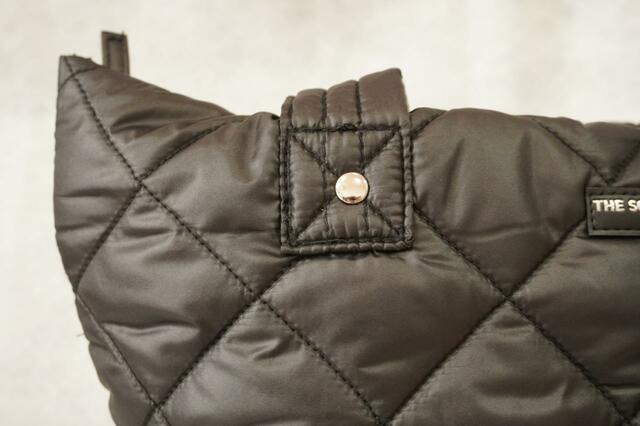 金具で止められている持ち手