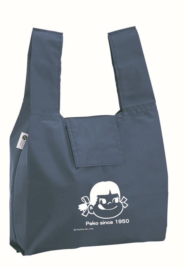 「非売品 オリジナルエコバッグ（ペコちゃん）」＜期間：2025年9月17日〜＞【「不二家 銀座」が西武池袋本店にオープン！ふわふわブッセ生地にペコちゃんの焼印が可愛い「ポケットショートケーキ」販売！】