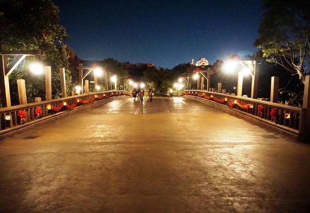 発掘品を運ぶために道幅が広い、プエンテ・ブエナ・ヴィスタ