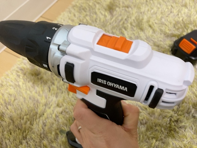 【アイリスオーヤマ 充電式ドライバドリル JCD28-C】コードに制限されず作業ができる