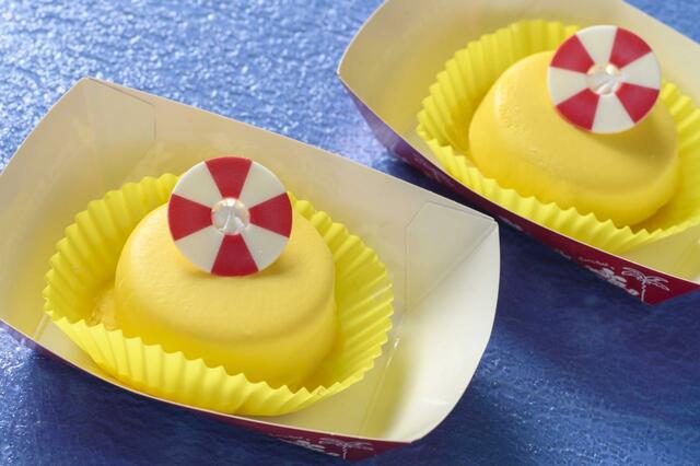 チーズケーキ 550円｜提供店舗：東京ディズニーランド 「プラズマ・レイズ・ダイナー」｜東京ディズニーリゾート「SuiSui Summer」スーベニア付きメニュー