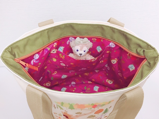 内ポケットも大きめ