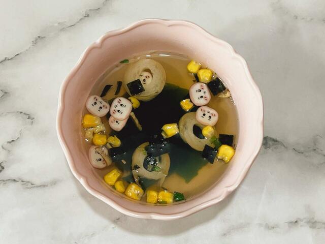 「ちいかわ キャラめんトッピング」をインスタントのお吸い物に入れてみました!