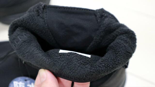 【ワークマン レディースサイドファスナー防水ブーツ】内側は起毛フリースのライニング付き。足を入れた瞬間からあたたかさを感じられます