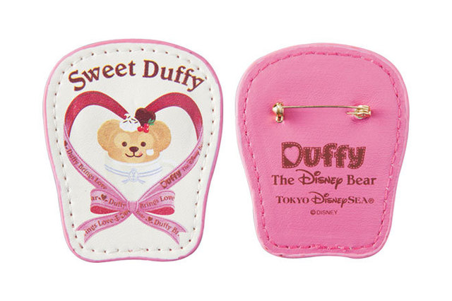 〈ブローチ 850円〉 ©Disney