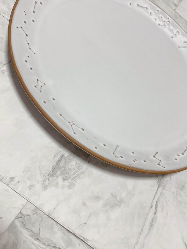 【ナチュラルキッチン】ラウンドプレート星座ホワイト/税込330円