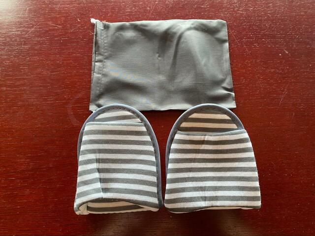 【ダイソー 折りたたみスリッパ ボーダー】スリッパは半分に折りたためる